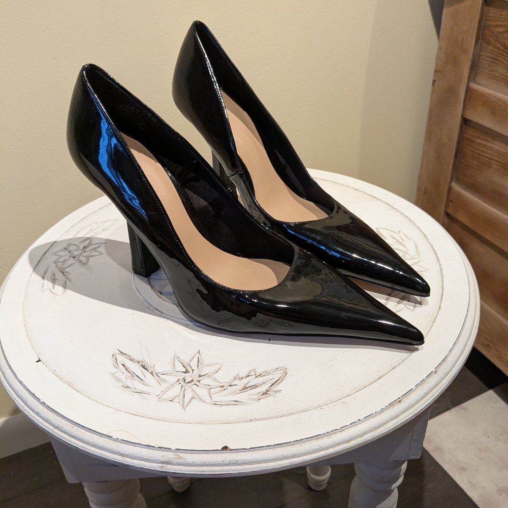 H&M Glossy Black Pointed Heels